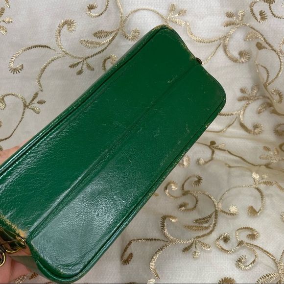 Vintage 1950’s Green Leather Clutch with Gold Accents Styled by Normandic - Picture 8 of 9